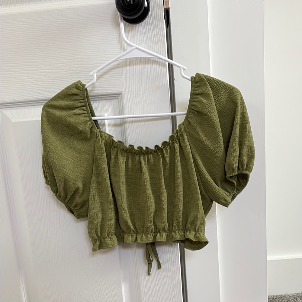 Green Puff Sleeve Ruched Crop Blouse - Picture 2 of 2